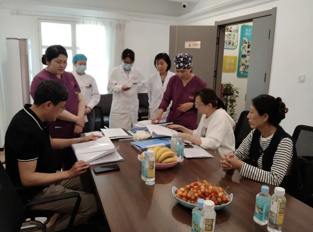 青岛市口腔医学医疗质量控制中心督导组莅临我院开展专项督导检查。