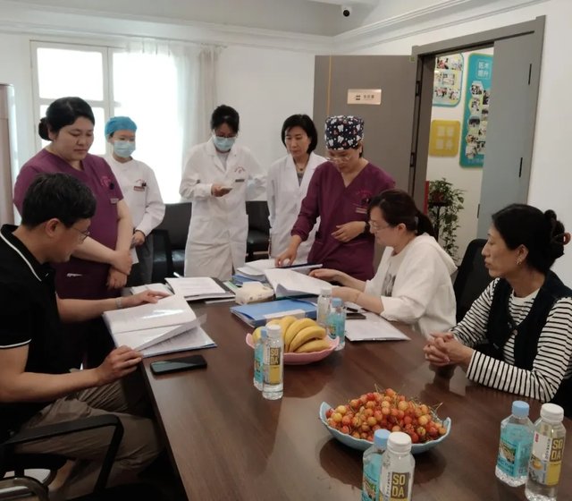 青岛市口腔医学医疗质量控制中心督导组莅临我院开展专项督导检查。