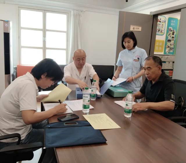 青岛市卫健委安全处领导莅临我院开展安全生产专项督导检查