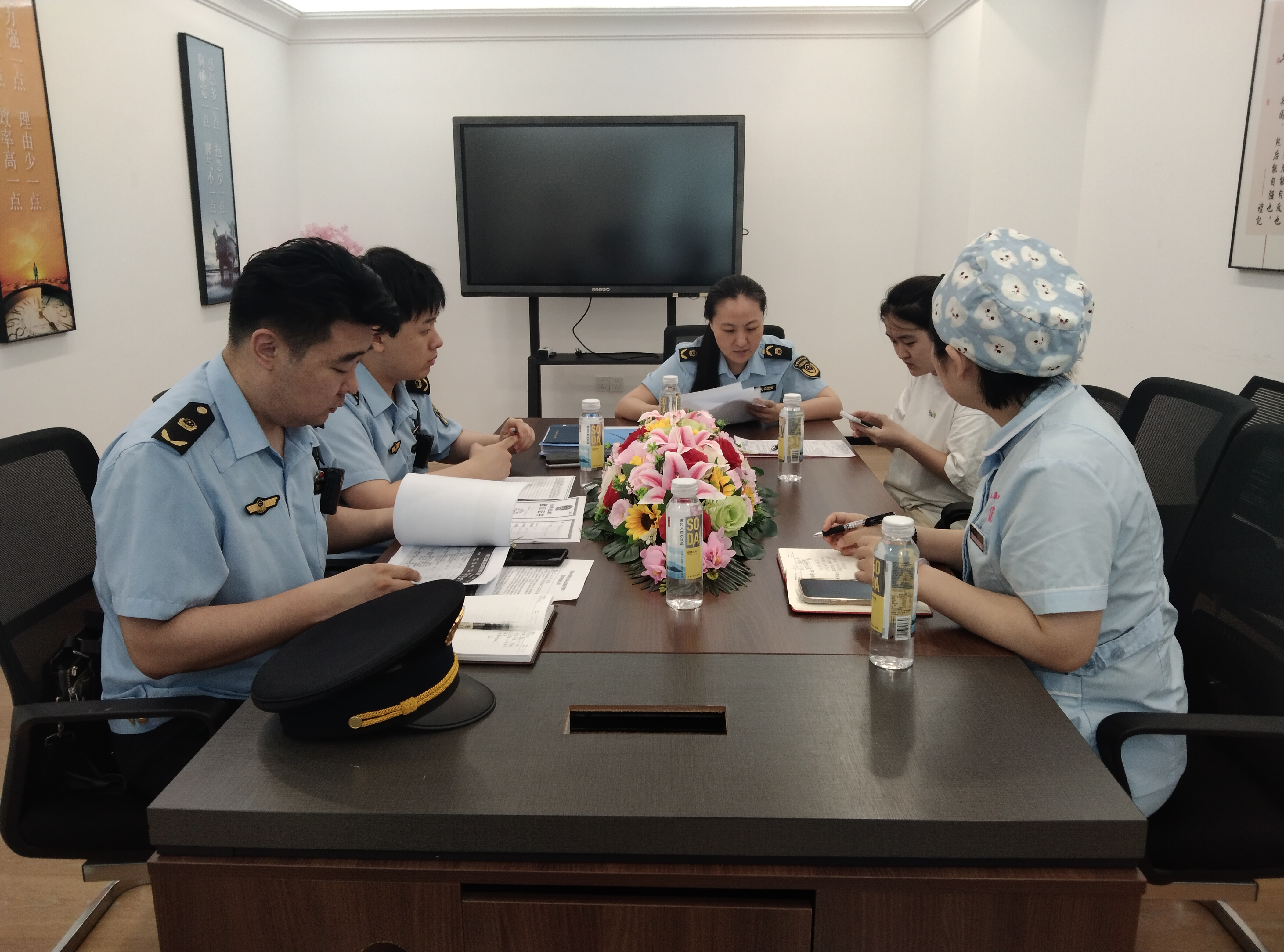 【医院动态】青岛市市场监督管理局市南所属辖区督查组莅临我院进行执法检查。
